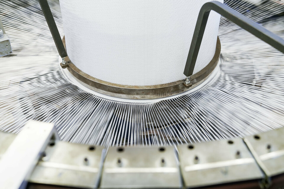 Eschbach, Produktion, Webstuhl, Gewebeherstellung, hochwertige Gewebe, textile Fertigung, innovative Webtechnik, zuverlässige Produktion, robustes Gewebe, industrielle Textilproduktion, langlebige Materialien, Webstuhlanlagen, Präzisionsgewebe, Produktionsprozess Eschbach