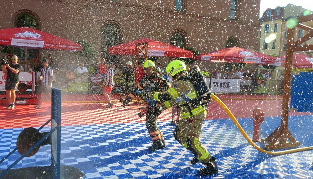 Joachim Posanz, Feuerwehrphysischer Test, Anforderungen Brandeinsatz, Treppensteigen, Schlauch ziehen, Hammerschlagsimulator, Dummy retten, Schutzausrüstung, Atemschutzgerät, Feuerwehr-Wettkampf, Firefighter Combat Challenge, internationale Wettbewerbe, Eschbach Unterstützung, Wettbewerbe weltweit, Feuerwehrsport, anspruchsvolle Aufgaben, Teamgeist, Feuerwehrtraining